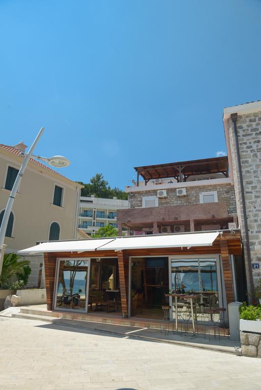 Apartments Mtv Petrovac Bagian luar foto