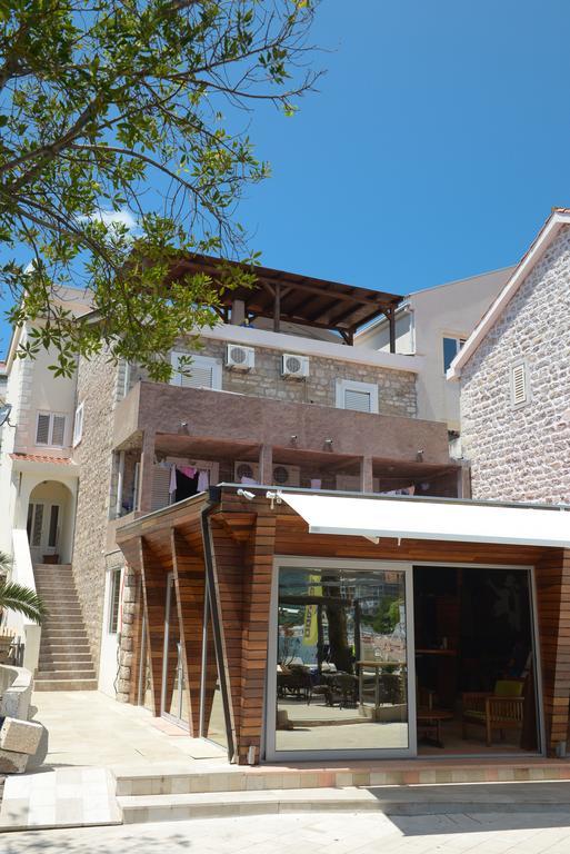 Apartments Mtv Petrovac Bagian luar foto