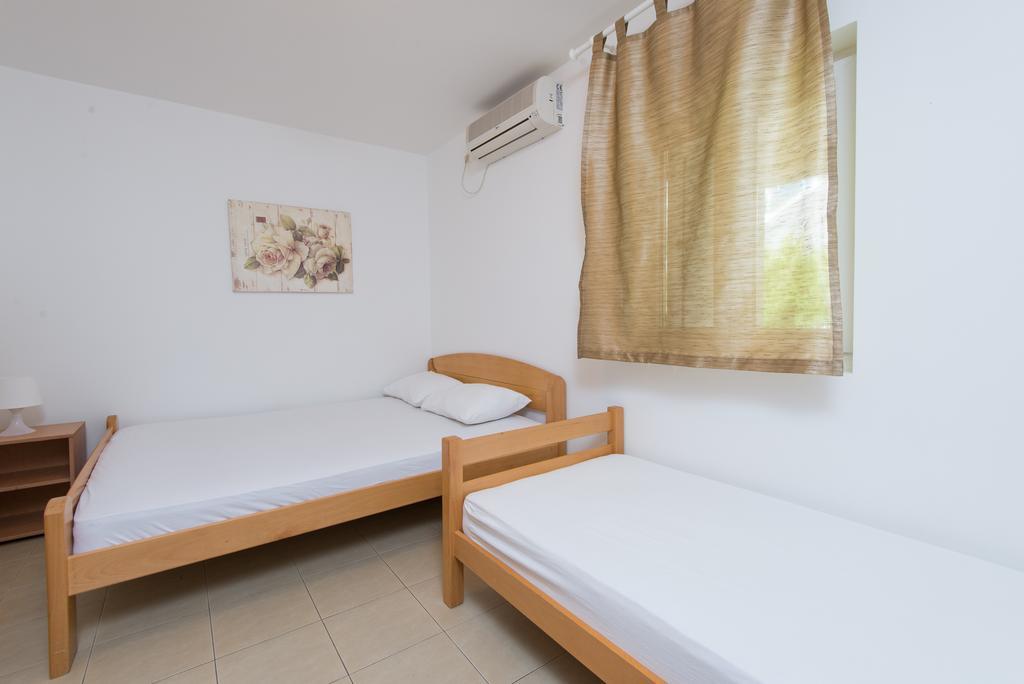 Apartments Mtv Petrovac Bagian luar foto