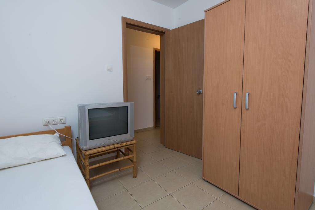 Apartments Mtv Petrovac Bagian luar foto