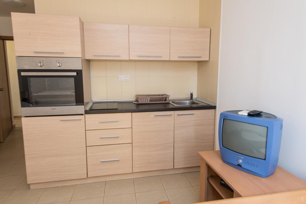 Apartments Mtv Petrovac Bagian luar foto