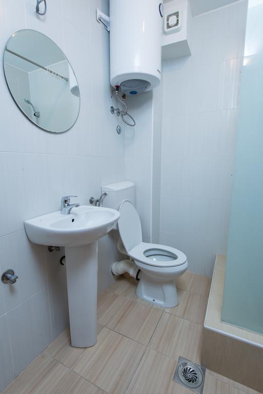 Apartments Mtv Petrovac Bagian luar foto