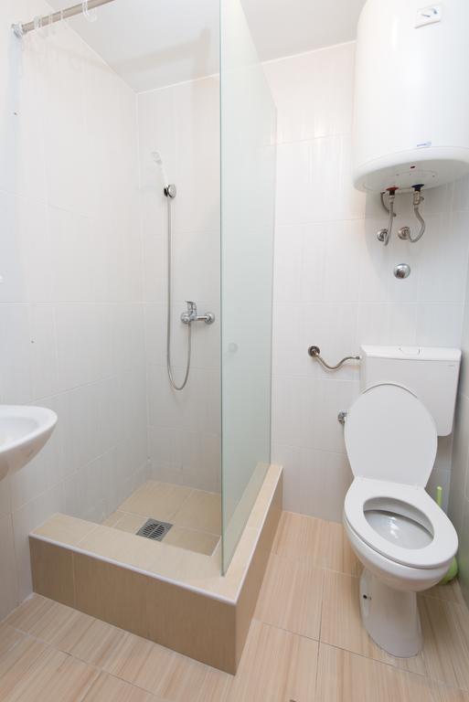 Apartments Mtv Petrovac Bagian luar foto