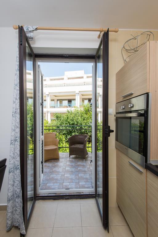 Apartments Mtv Petrovac Bagian luar foto
