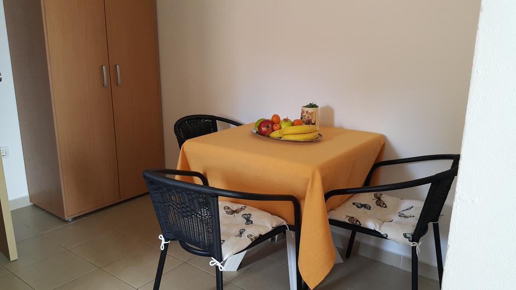 Apartments Mtv Petrovac Bagian luar foto