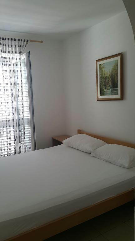 Apartments Mtv Petrovac Bagian luar foto